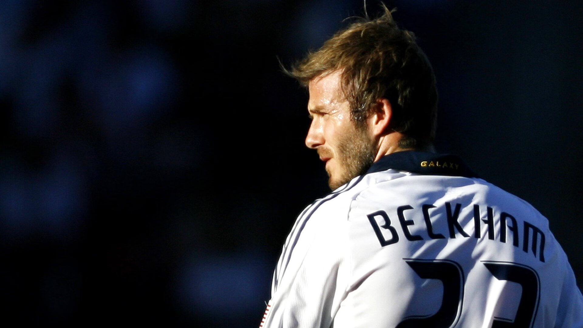 湖人不断突破！，浓眉哥连续七场比赛得分超过锐不可当引发球迷热议